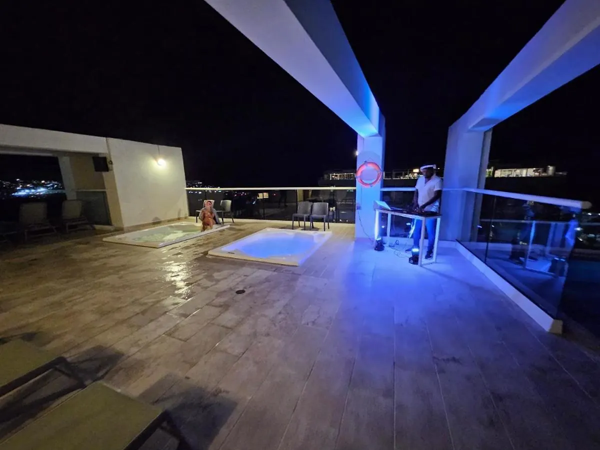 Apartamento Con Jacuzzi Privado, Vista Al Mar, Sector Exclusivo Cartagena
