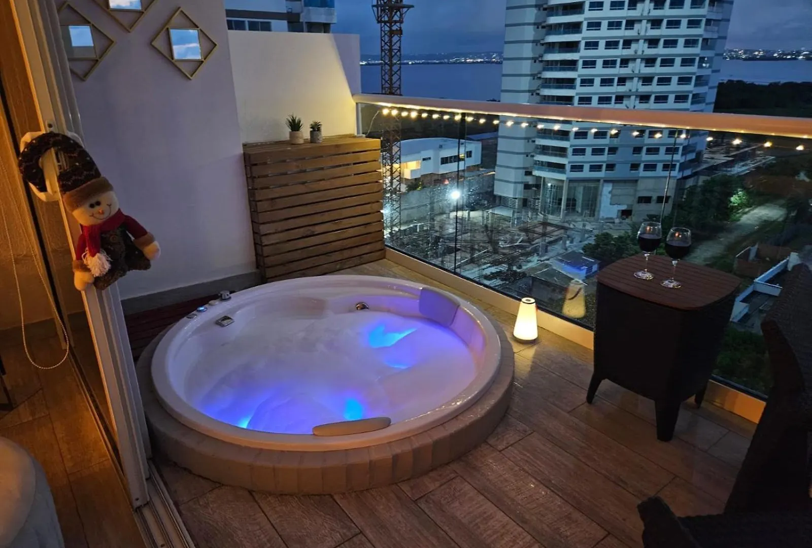 Apartamento Con Jacuzzi Privado, Vista Al Mar, Sector Exclusivo Cartagena