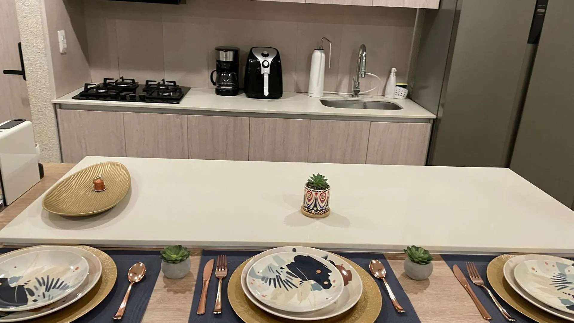 Apartamento Con Jacuzzi Privado, Vista Al Mar, Sector Exclusivo Cartagena